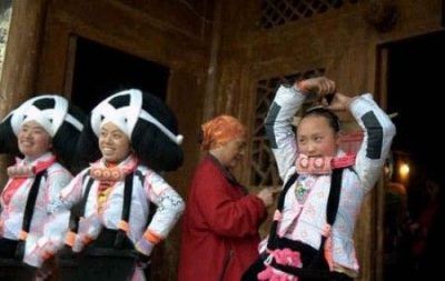 کار عجیب دختران چینی در روز عروسی +عکس