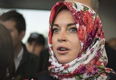 لیندسی لوهان با حجاب اسلامی در ترکیه