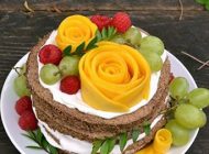 تزیینات عالی و زیبا برای کیک با میوه ها