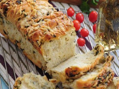 طرز تهیه نان سیر با پنیر و سبزی خوش طعم
