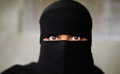 ریشه ضرب المثل از درون مرا می کشد