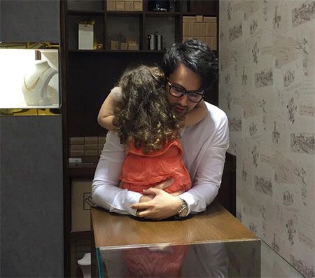 عکس های زیبا از شاهرخ استخری به همراه دخترش پناه