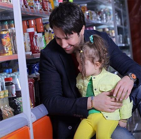عکس های زیبا از شاهرخ استخری به همراه دخترش پناه