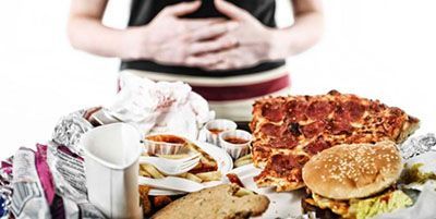 عوارض بد پرخوری شبانه را بدانید