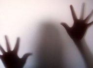رابطه جنسی همزمان 8 پسر با دختر 17 ساله