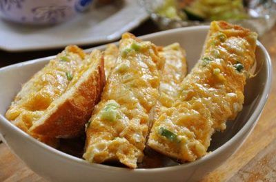 طرز تهیه نان سیر و ریحان پنیری عالی