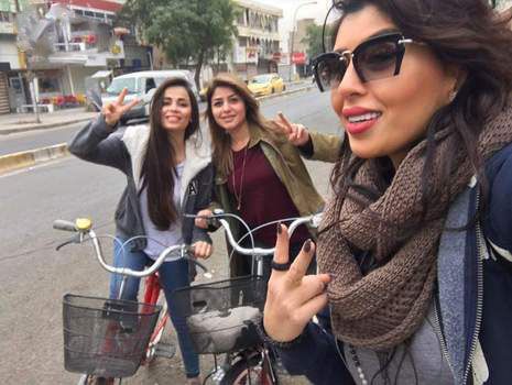 عکسهای دوچرخه سواری دختران زیبای عراقی