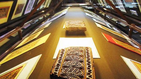 نگاهی به موزه قرآن در مسجد صاحب الامر تبریز نگاهی به موزه قرآن در مسجد صاحب الامر تبریز