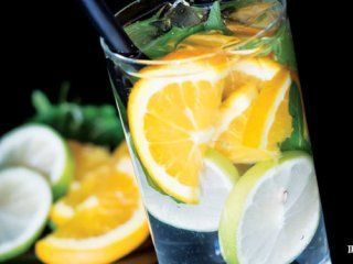 آموزش تهیه نوشیدنی دتاکس پرتقال و نعناع