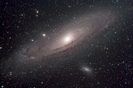 همه چیز درباره سال نوری و تعریف آن