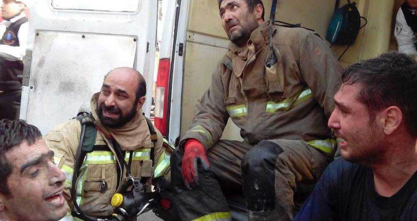 ساختمان پلاسکو تهران در آتش سوخت و فرو ریخت