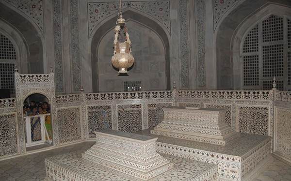 تاج محل معجزه معماری شاه جهان در هندوستان