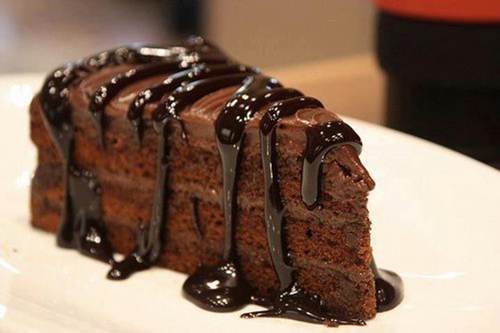 طرز تهیه کیک شکلاتی با کرم پرتقالی