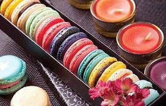 طرز تهیه شرینی ماکارون با رنگ های مختلف