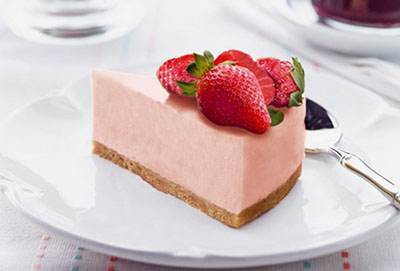 طرز تهیه چیز کیک توت فرنگی با طعم عالی