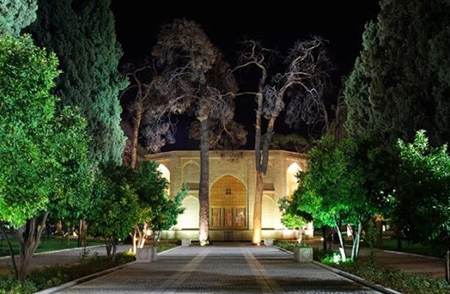 سفر به باغ زیبای جهان نما در شهر شیراز سفر به باغ زیبای جهان نما در شهر شیراز
