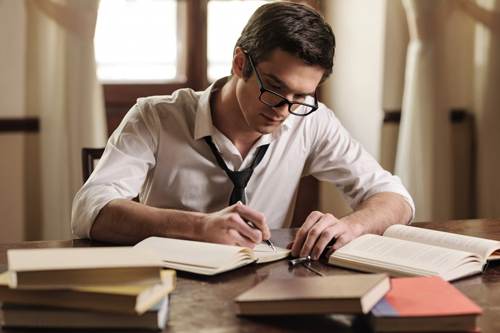 چگونه به یک نویسنده خوب تبدیل شویم؟ چگونه به یک نویسنده خوب تبدیل شویم؟