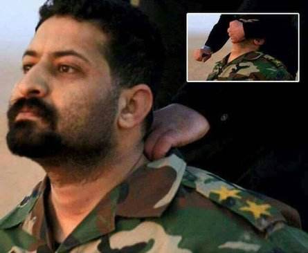 واکنش افسر عراقی هنگام سلاخی شدن توسط داعش