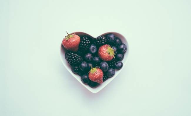 این غذاها شما را جوان تر و زیباتر می کنند