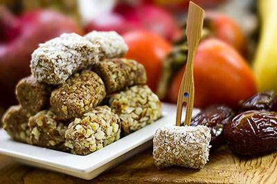 آموزش تهیه رولت های خرمایی خوشمزه و عالی