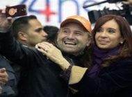 سلفی گرفتن دختران در کنار افراد معروف سیاسی جهان