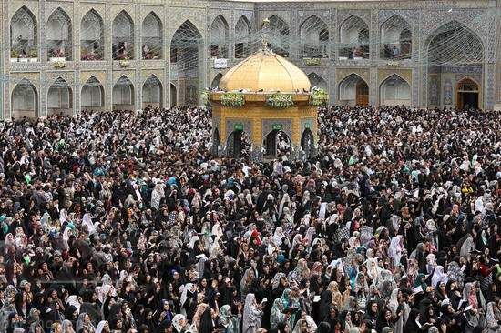 تصاویر موعد سال تحویل در حرم امام رضا (ع)