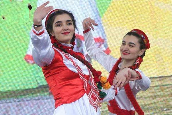 کارناوال نوروزی دختران زیبای تاتار در روسیه