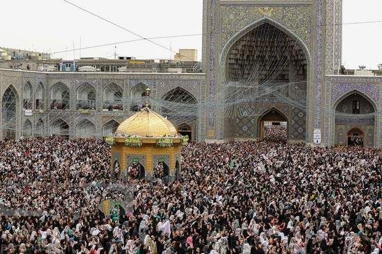 تصاویر موعد سال تحویل در حرم امام رضا (ع)