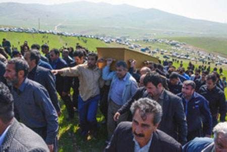 عکس های وداع با عارف لرستانی در روستای سیمینه