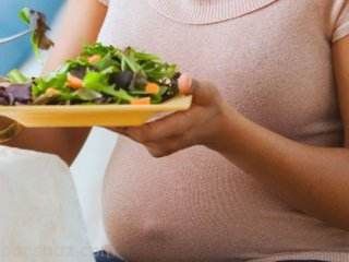 مواد خوراکی مفید برای سه ماهه دوم بارداری
