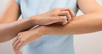 دلیل خارش پوست هنگام خواب شبانه چیست؟