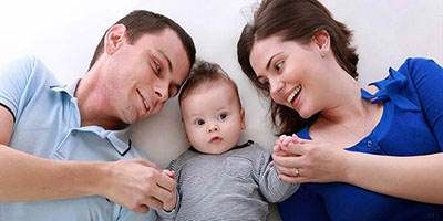 تقسیم وظایف مختلف زندگی بین پدر و مادر