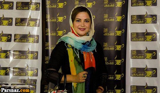 هنرمندان در افتتاحیه کافه بازیگر مشهور و دخترش