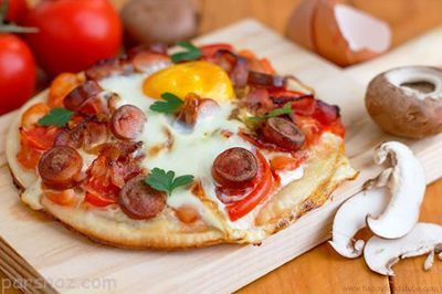 برای صبحانه پیتزای خوشمزه درست کنید