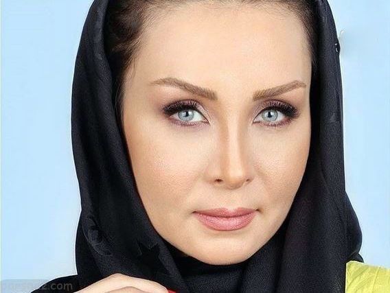 پاهای برهنه و لباس بازیگر زن در صحنه تئاتر جنجالی شد