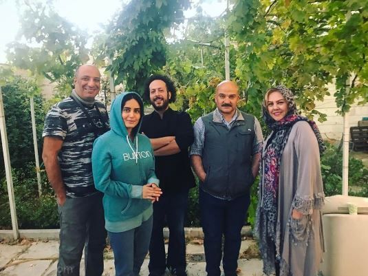 استایل خاص الناز شاکردوست و خواهرش در خیابان