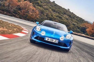 بررسی کامل خودرو آلپاین A110 با طراحی بی نظیر