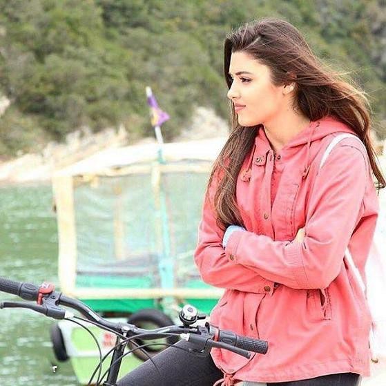 بیوگرافی و عکس های جذاب هانده ارچل بازیگر زیبای مشهور ترکیه ای