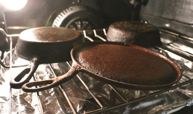 بهترین روش ها برای تمیز کردن ظرف های چدنی | براق کردن ظروف چدنی