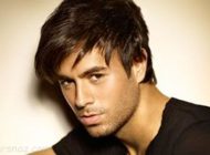 انریکه ایگلسیاس (enrique iglesias) و همسرش در کنار دوقلوهایشان