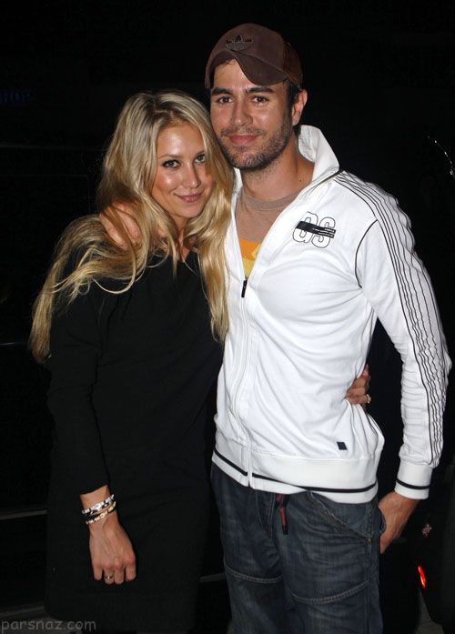 انریکه ایگلسیاس (enrique iglesias) و همسرش در کنار دوقلوهایشان