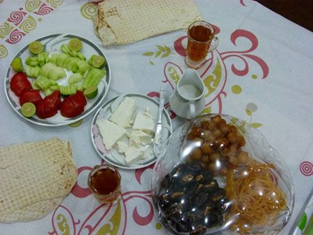 مدل های تزیین سفره افطاری ماه رمضان 98 (تزیینات سفره ماه رمضان)