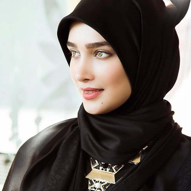 بیوگرافی سیده آناشید حسینی زیباترین مدل باحجاب ایرانی +عکس همسرش