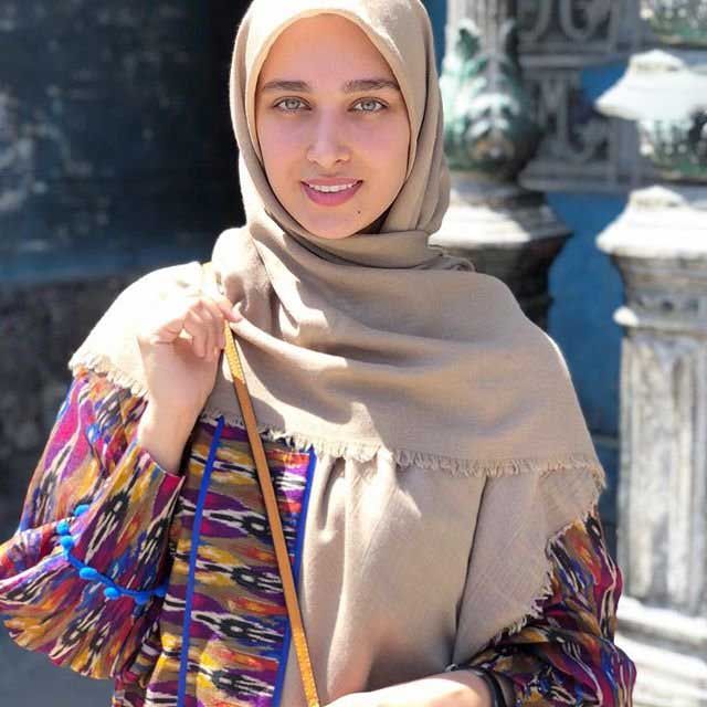 بیوگرافی سیده آناشید حسینی زیباترین مدل باحجاب ایرانی +عکس همسرش