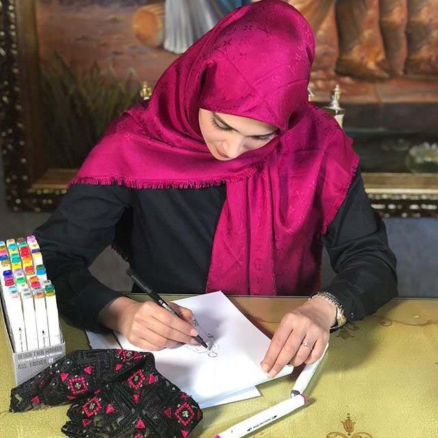 بیوگرافی سیده آناشید حسینی زیباترین مدل باحجاب ایرانی +عکس همسرش