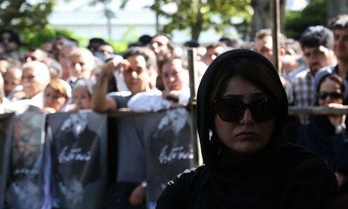 عکس ها و حواشی مراسم تشییع عزت الله انتظامی