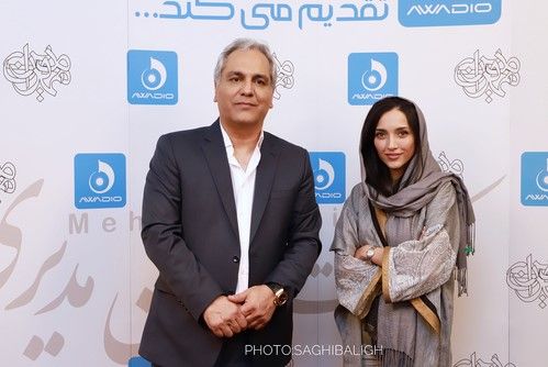 سوپر استارها در کنسرت مهران مدیری | خواندن ترانه سوغاتی مرحوم هایده