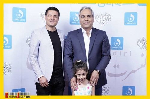 سوپر استارها در کنسرت مهران مدیری | خواندن ترانه سوغاتی مرحوم هایده