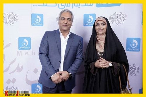 سوپر استارها در کنسرت مهران مدیری | خواندن ترانه سوغاتی مرحوم هایده