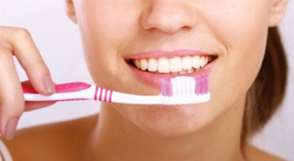 چگونه در محل کار آرایش کنیم؟ | نکات آرایش اداری و کارمندی